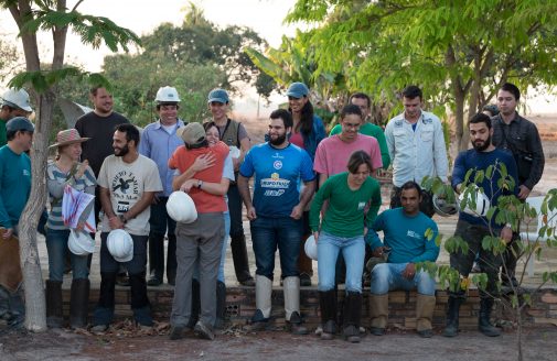 IPAM and Woodwell gathering for a gorup photo at Tanguro Ranch.