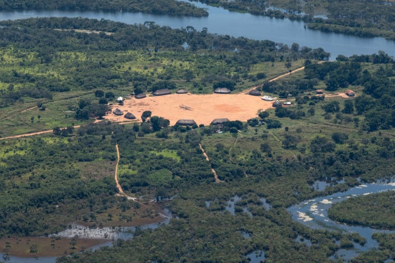 Indigenous village in the Amazon / photo by Paulo Brando