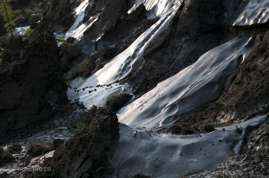 Pieces of ice in the ground